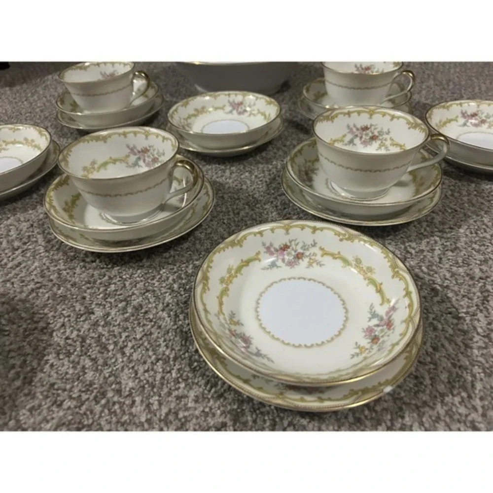RARE Noritake Japan Dinner Set Hand Painted‎ Floral Golden Trim 28 Piece Gift